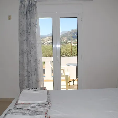 Soula Appartments * Makrýgialos